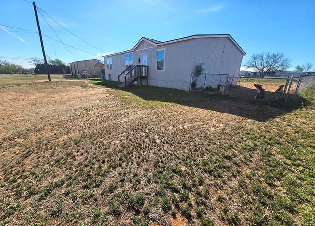 Property at 1211 Kiowa, Sweetwater, TX, 3 beds, 2 baths