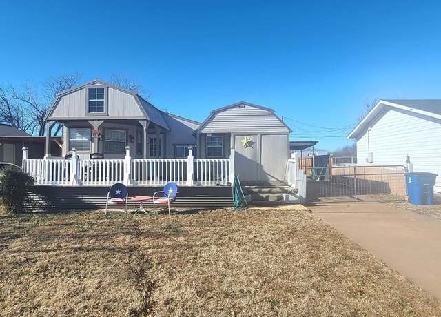 Property at 1704 Sam Houston St, Sweetwater, TX 79556, 1 bed, 2 baths