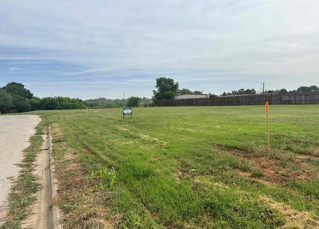 Property at 14 Lakewood Dr, Sweetwater, TX 79556