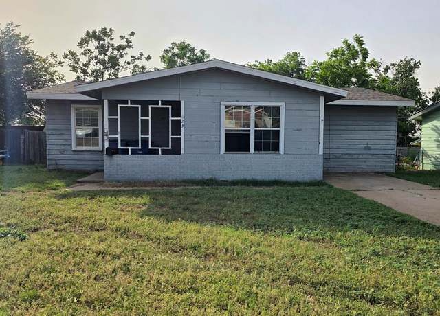 Property at 823 San Carlos St, Sweetwater, TX 79556, 3 beds, 1 bath