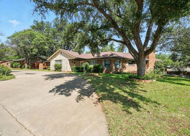 Property at 1425 Stanley St, Sweetwater, TX 79556, 3 beds, 2.5 baths
