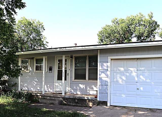 Property at 1703 Marvin St, Sweetwater, TX, 3 beds, 1.5 baths
