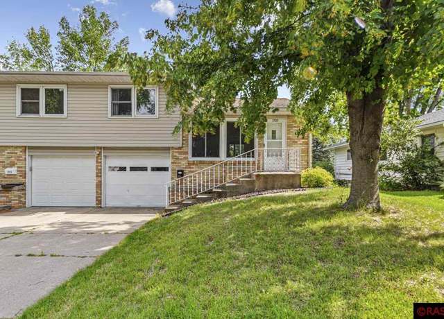 Property at 1709 Fair St, Mankato, MN 56001, 2 beds, 1 bath