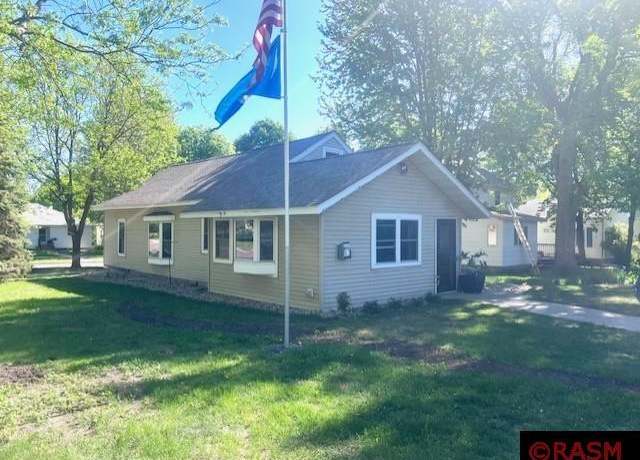 Property at 528 Locust St, St. Peter, MN 56082, 3 beds, 2 baths