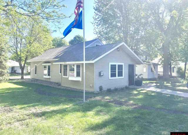 Property at 528 Locust St, St. Peter, MN 56082, 3 beds, 2 baths