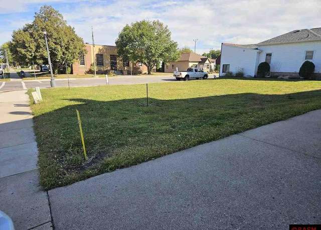 Property at 117 2nd St NE, Waseca, MN 56093