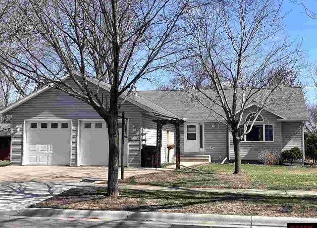 Property at 111 N 4th Street St, Saint Peter, MN 56082, 5 beds, 3 baths