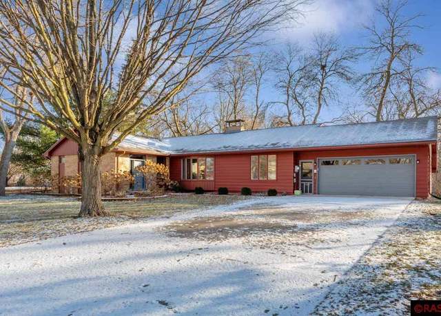 Property at 2013 Roe Crest Dr, North Mankato, MN 56003, 4 beds, 4 baths