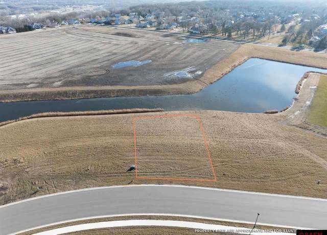 Property at 2124 Deerwood Dr, North Mankato, MN 56003