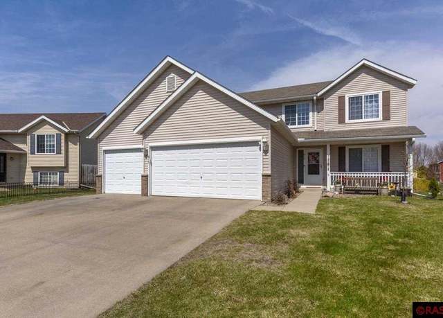 Property at 817 Tanager Rd, Mankato, MN 56001, 5 beds, 3.5 baths