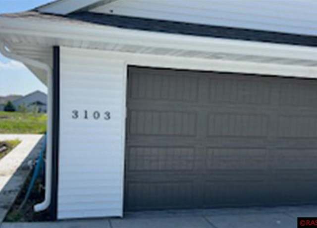 Property at 3103 Scotch Ln, Mankato, MN 56001, 2 beds, 2 baths