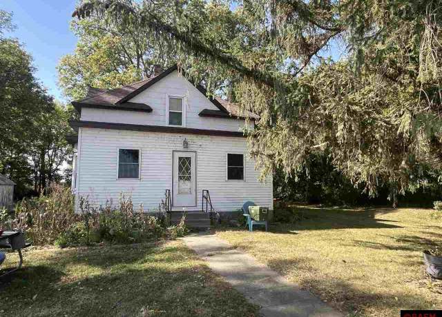Property at 41621 760th Avenue Ave, St. James, MN 56081, 4 beds, 1 bath