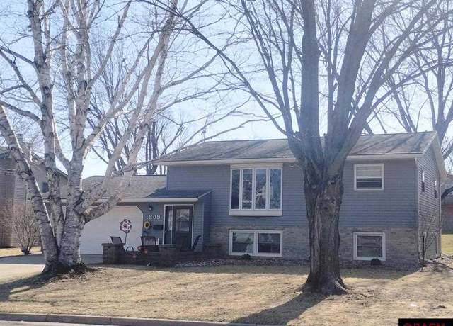Property at 1809 Willow Rd Rd, New Ulm, MN 56073, 3 beds, 2 baths