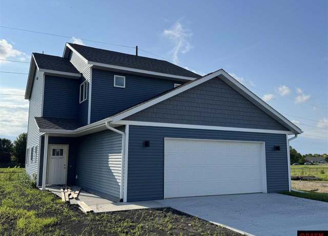 Property at 1905 Bluestem Dr, Mankato, MN 56001, 3 beds, 2.5 baths
