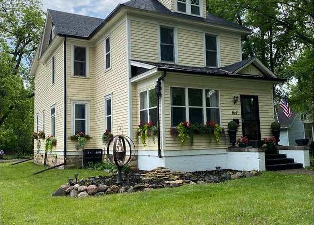 Property at 607 N Minnesota Ave, St. Peter, MN 56082, 3 beds, 2.5 baths