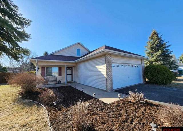 Property at 728 S Elm St, Belle Plaine, MN 56011, 3 beds, 2 baths