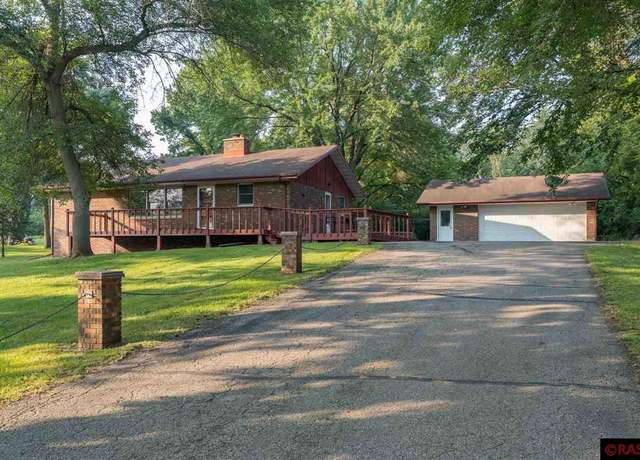 Property at 419 Royal Rd, Mankato, MN 56001, 4 beds, 1.5 baths