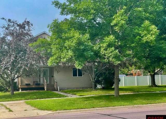 Property at 416 W Broadway Ave, St. Peter, MN 56082, 6 beds, 3 baths