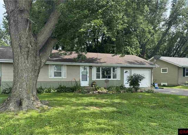 Property at 1017 N Court St, Le Sueur, MN 56058, 3 beds, 2 baths