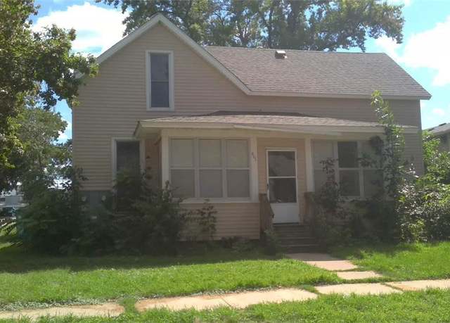 Property at 601 2nd Ave Ave NW, Waseca, MN 56093, 4 beds, 4 baths