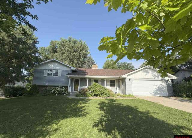 Property at 829 Church St, St. Peter, MN 56082, 4 beds, 2 baths