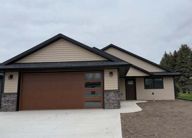 Property at 2304 Lake Ave, New Ulm, MN 56073, 3 beds, 2 baths