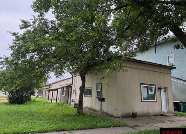 Property at 527 E 6th St, Blue Earth, MN 56013, 2 beds, 1 bath