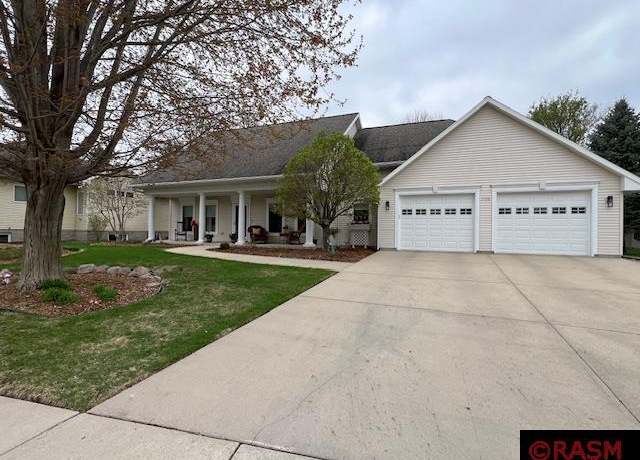 Property at 1120 Southridge Rd, New Ulm, MN 56073, 4 beds, 3.5 baths