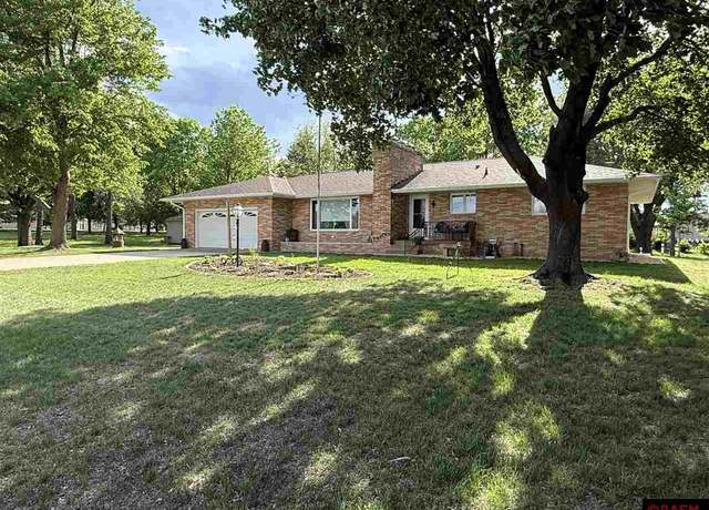 Property at 2312 N Highland Ave, New Ulm, MN 56073, 4 beds, 3 baths