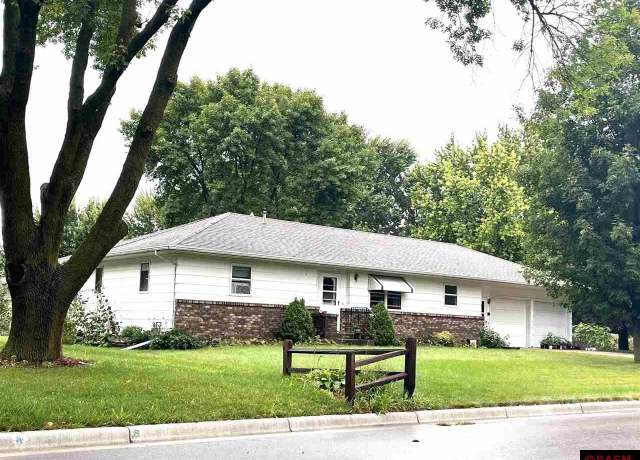 Property at 580 Waterville Ave Ave N, Le Center, MN 56057, 3 beds, 2 baths