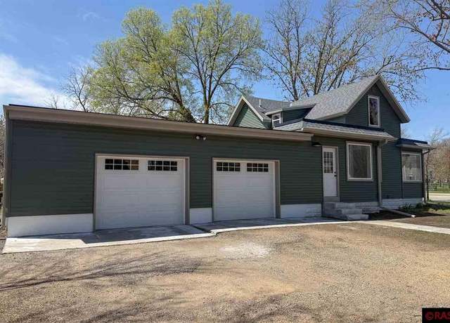 Property at 903 S Minnesota St, St. Peter, MN 56082, 3 beds, 2 baths