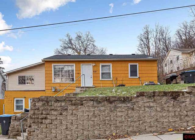 Property at 612 Marsh, Mankato, MN 56001, 6 beds, 1 bath