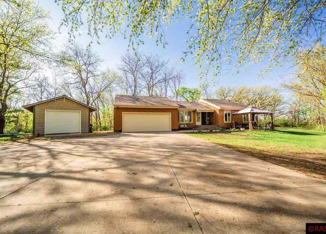 Property at 61480 154th Ln, Mapleton, MN 56065, 3 beds, 2 baths