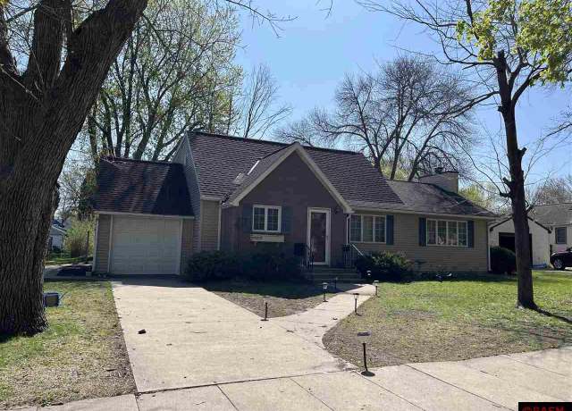 Property at 909 S 8th Street St, St. James, MN 56081, 3 beds, 3 baths