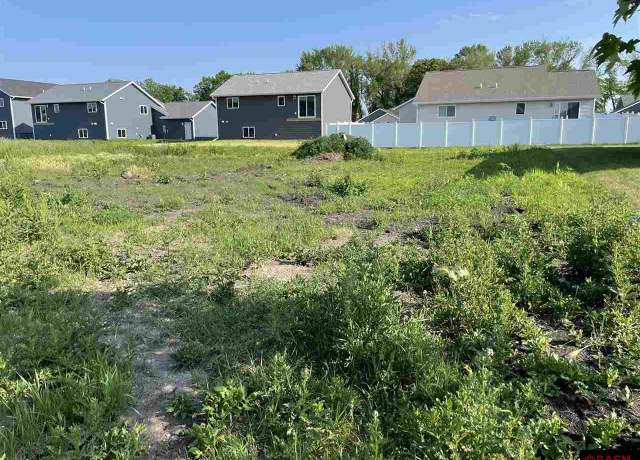 Property at 2005 Aster Ln, Mankato, MN 56001