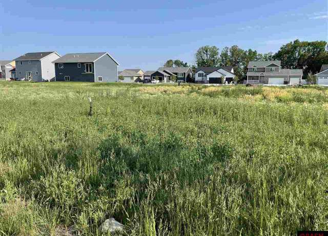 Property at 2021 Aster Ln, Mankato, MN 56001