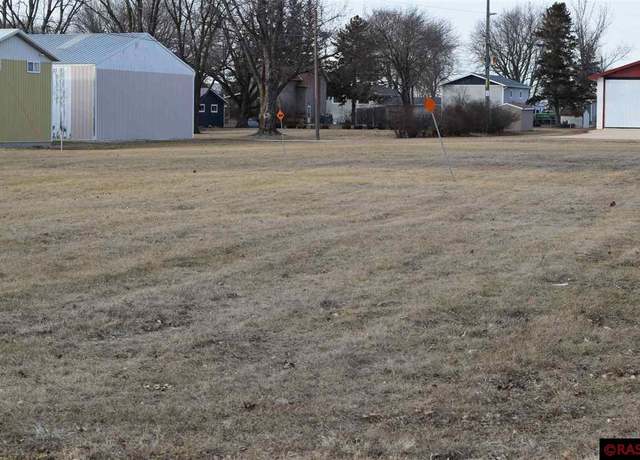 Property at 305 E Main St St, Vernon Center, MN 56090