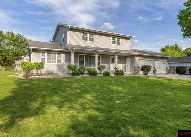 Property at 105 Thro Ave, Mankato, MN 56001, 4 beds, 2 baths