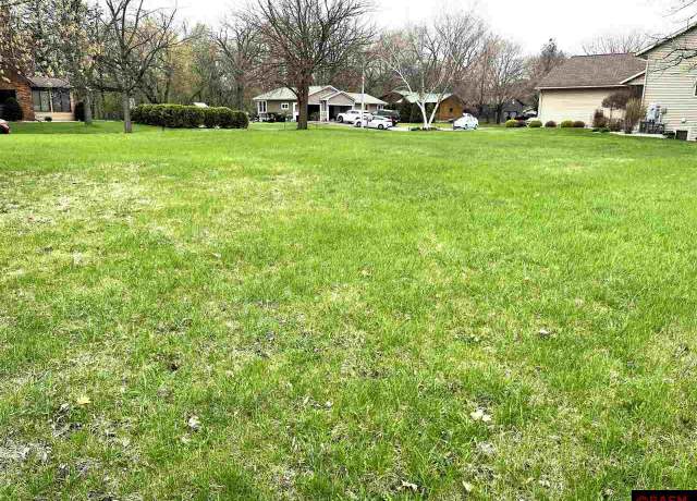 Property at 515 SE Drew Ave, Madelia, MN 56062