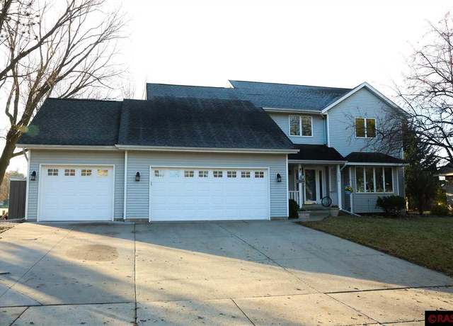 Property at 2326 Snowbird Ln, North Mankato, MN 56003, 5 beds, 3.5 baths