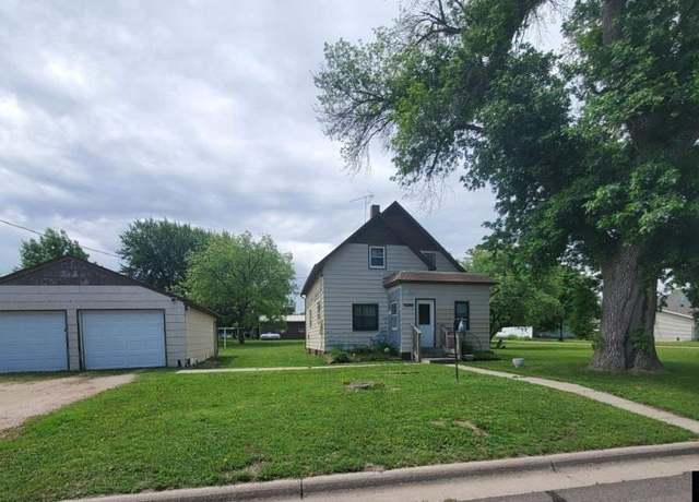 Property at 13118 County Road 24, New Ulm, MN 56073, 4 beds, 1 bath