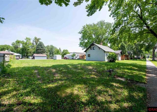 Property at 330 Mound Ave, Mankato, MN 56001