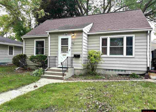Property at 414 N Belmont St, Mankato, MN 56001, 3 beds, 1.5 baths
