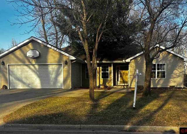Property at 1729 Riggs Rd, St. Peter, MN 56082, 5 beds, 2 baths