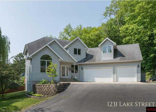 Property at 1231 Lake St, North Mankato, MN 56003, 4 beds, 3.5 baths