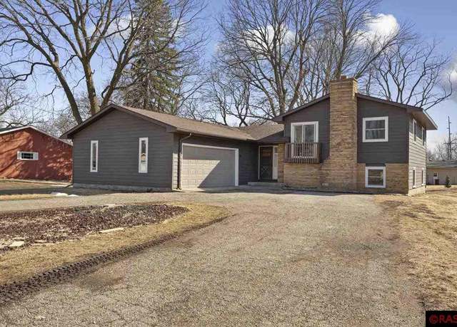 Property at 1121 Sunrise Dr, North Mankato, MN 56003, 4 beds, 1.5 baths