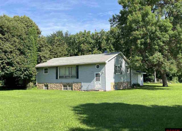 Property at 73550 290th Street St, St. James, MN 56081, 5 beds, 2 baths