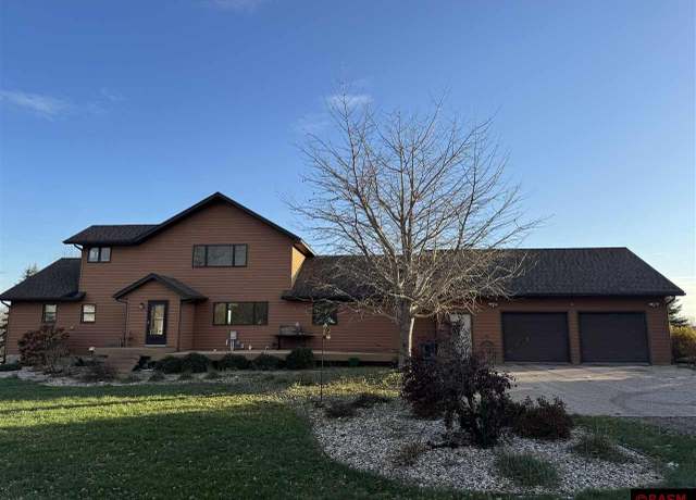 Property at 20127 599th Ave, Mankato, MN 56001, 4 beds, 3.5 baths