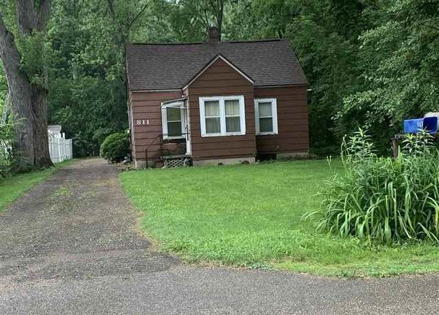 Property at 811 Lehillier St, Mankato, MN 56001, 2 beds, 1 bath