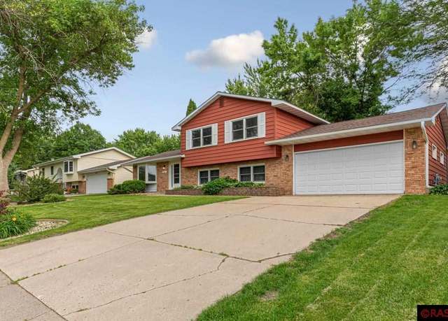 Property at 221 Blace Ave, Eagle Lake, MN 56001, 3 beds, 1.5 baths